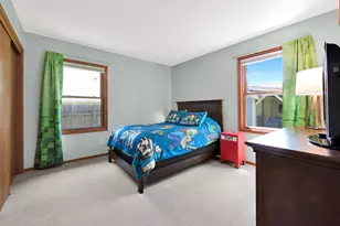 8381 S 15th Ave, Oak Creek, WI 53154 - Photo 15