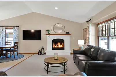 8381 S 15th Ave, Oak Creek, WI 53154 - Photo 23
