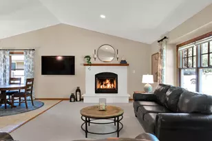 8381 S 15th Ave, Oak Creek, WI 53154 - Photo 23