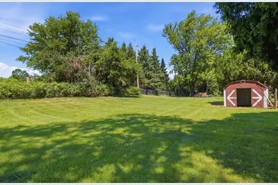 W159N9849  Butternut Rd, Germantown, WI 53022 - Photo 17
