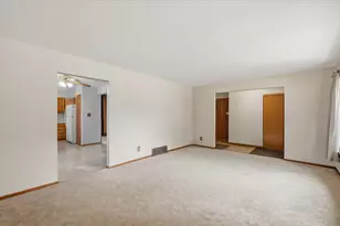 6112 S Indiana Ave, Cudahy, WI 53110 - Photo 7