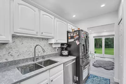 4869 S 19th St, Milwaukee, WI 53221 - Photo 9