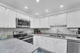 4869 S 19th St, Milwaukee, WI 53221 - Photo 7