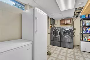 4869 S 19th St, Milwaukee, WI 53221 - Photo 15