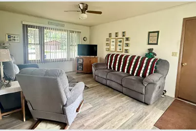 607  Poppy St, Oconomowoc, WI 53066 - Photo 9
