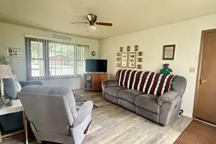 607 Poppy St, Oconomowoc, WI 53066 - Photo 9