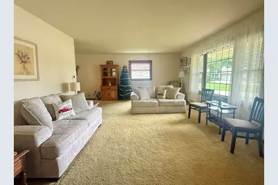 607  Poppy St, Oconomowoc, WI 53066 - Photo 3