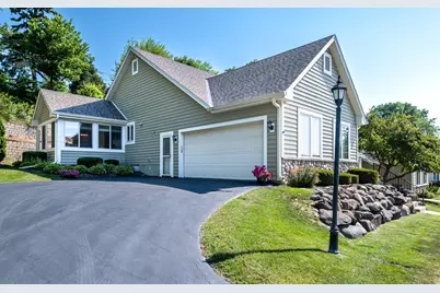 208  Endfield Cir, Waukesha, WI 53186 - Photo 35