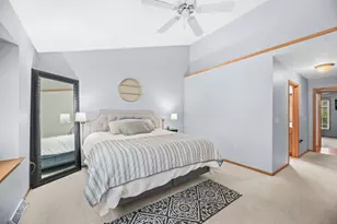 208 Endfield Cir, Waukesha, WI 53186 - Photo 23