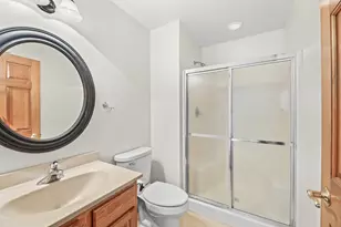 208 Endfield Cir, Waukesha, WI 53186 - Photo 21