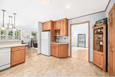 208  Endfield Cir, Waukesha, WI 53186 - Photo 15