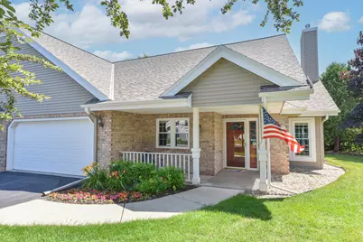 W65N296  Lincoln Ct, Cedarburg, WI 53012 - Photo 1