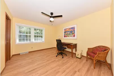 W65N296  Lincoln Ct, Cedarburg, WI 53012 - Photo 19