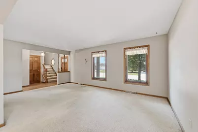 16280 W Heatherly Dr, New Berlin, WI 53151 - Photo 3