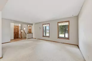 16280 W Heatherly Dr, New Berlin, WI 53151 - Photo 3