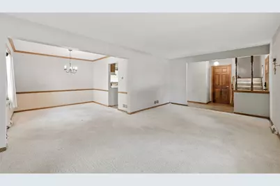 16280 W Heatherly Dr, New Berlin, WI 53151 - Photo 5
