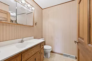16280 W Heatherly Dr, New Berlin, WI 53151 - Photo 19