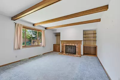 16280 W Heatherly Dr, New Berlin, WI 53151 - Photo 13