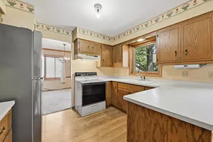 16280 W Heatherly Dr, New Berlin, WI 53151 - Photo 9