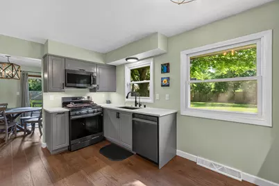 W128N8518  Revere Rd, Menomonee Falls, WI 53051 - Photo 5