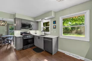 W128N8518 Revere Rd, Menomonee Falls, WI 53051 - Photo 5