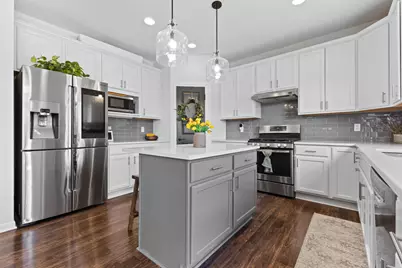 2501  Marie Cir, Waukesha, WI 53189 - Photo 3
