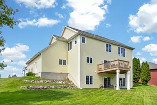 695 Summer Creek Rd, Oconomowoc, WI 53066 - Photo 3