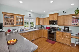 695 Summer Creek Rd, Oconomowoc, WI 53066 - Photo 21