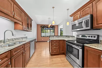 2398  Stoney Ln, Grafton, WI 53024 - Photo 11