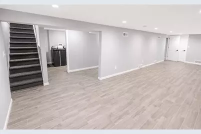 2422 W Hilltop Ln, Oak Creek, WI 53154 - Photo 13