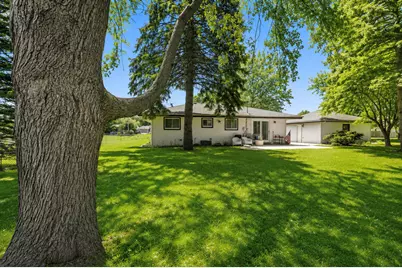 2422 W Hilltop Ln, Oak Creek, WI 53154 - Photo 5