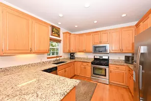 6733 N 108th St, Milwaukee, WI 53224 - Photo 11