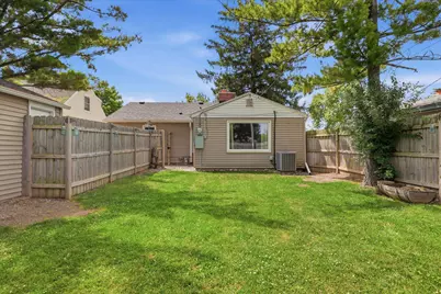 6622 W Bennett Ave, Milwaukee, WI 53219 - Photo 17