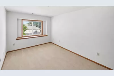 6105 S Creekside Dr #7, Cudahy, WI 53110 - Photo 15