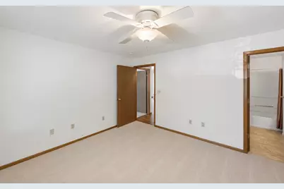 6105 S Creekside Dr #7, Cudahy, WI 53110 - Photo 25