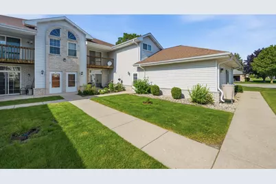 6105 S Creekside Dr #7, Cudahy, WI 53110 - Photo 1
