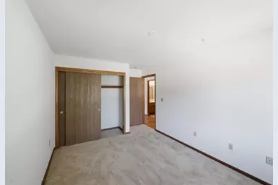 6105 S Creekside Dr #7, Cudahy, WI 53110 - Photo 17
