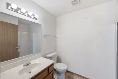 6105 S Creekside Dr #7, Cudahy, WI 53110 - Photo 13