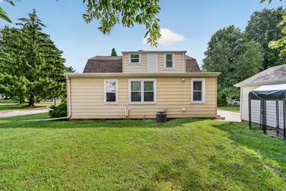 615  Roosevelt Dr, West Bend, WI 53090 - Photo 17