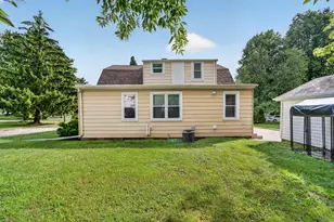 615 Roosevelt Dr, West Bend, WI 53090 - Photo 17