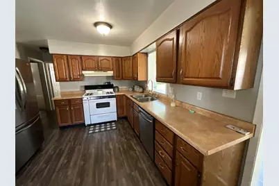 780 N Glenwood Dr, Silver Lake, WI 53170 - Photo 3