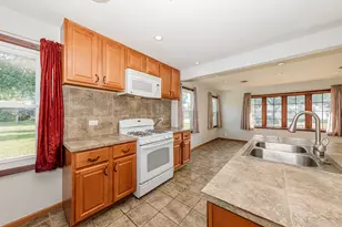 7191 S 37th Pl, Franklin, WI 53132 - Photo 13