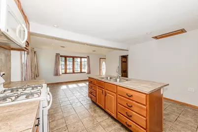 7191 S 37th Pl, Franklin, WI 53132 - Photo 11