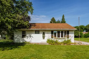 7191 S 37th Pl, Franklin, WI 53132 - Photo 1