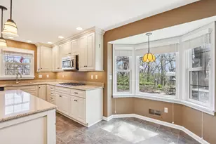 S24W23112 Lookout Dr, Waukesha, WI 53186 - Photo 5