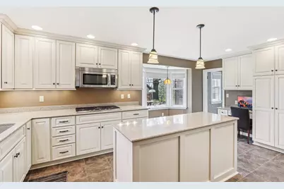 S24W23112  Lookout Dr, Waukesha, WI 53186 - Photo 3