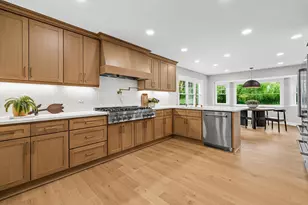 10525 N Fairway Ln, Mequon, WI 53092 - Photo 9