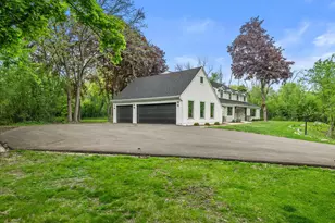 10525 N Fairway Ln, Mequon, WI 53092 - Photo 3