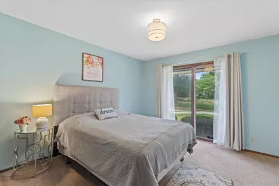 5228  Woodbridge Ln #5228, Greenfield, WI 53221 - Photo 11