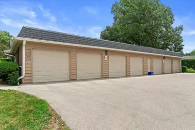 5228  Woodbridge Ln #5228, Greenfield, WI 53221 - Photo 3